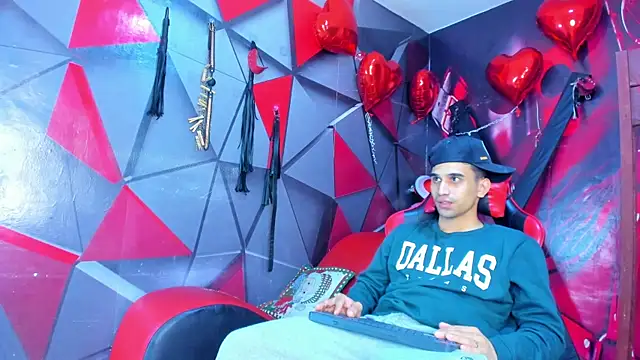 Hot_Boys_69 Adlı Modelin Canlı XXX Sohbeti