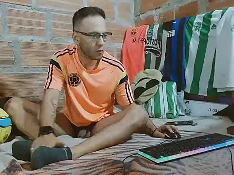 Alphamaster_92 Adlı Modelin Canlı XXX Sohbeti