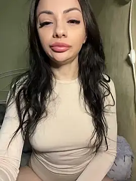 Layana_Ro Adlı Modelin Canlı XXX Sohbeti