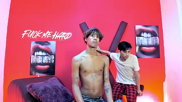 BOYS_PLAY Adlı Modelin Canlı XXX Sohbeti