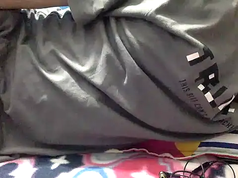 Precumboner Adlı Modelin Canlı XXX Sohbeti