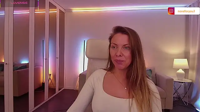 Nova-Lee 라이브 XXX 채팅