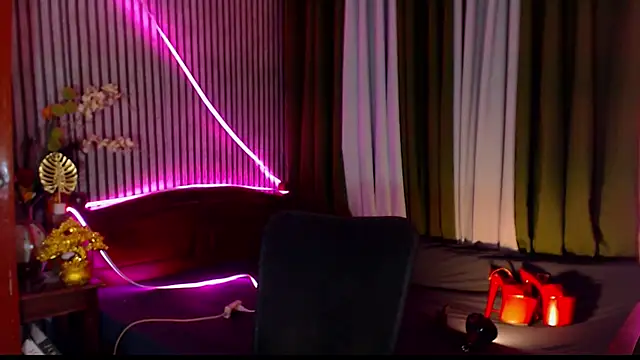 Unforgettablejulia Chat XXX in diretta