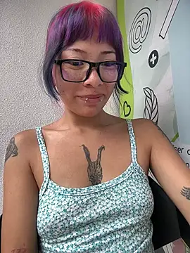 Онлайн чат XXX Namii_cute