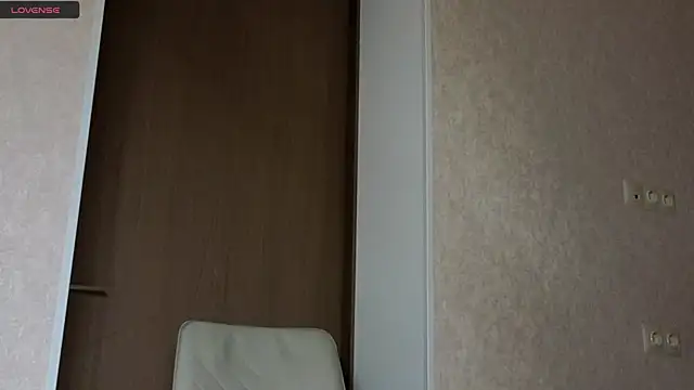 دردشة NoFace_Model الجنسية المباشرة