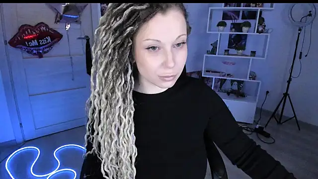 HoneySallyMoore Adlı Modelin Canlı XXX Sohbeti