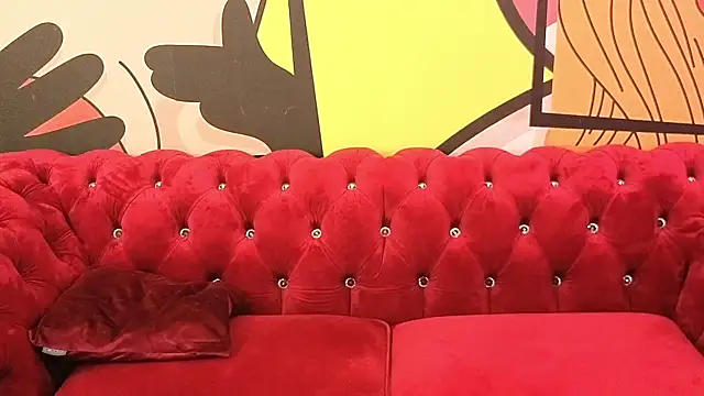 دردشة LiviaShy الجنسية المباشرة