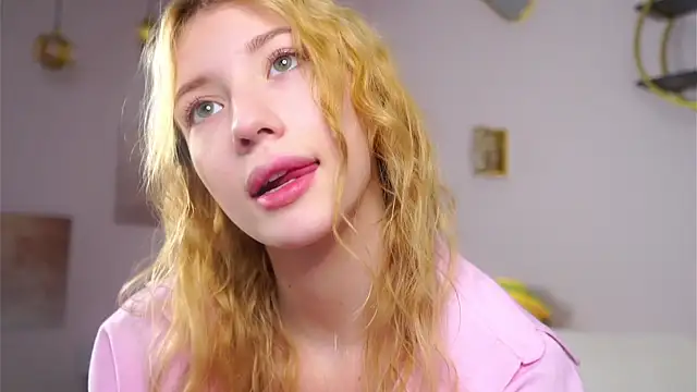 SunnivaCovil Live XXX Chat