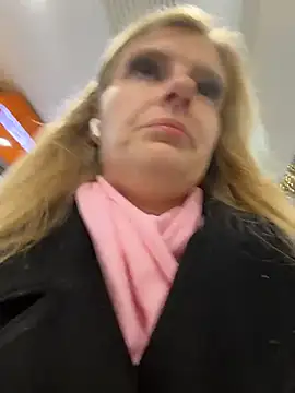 Betsy Show in webcam