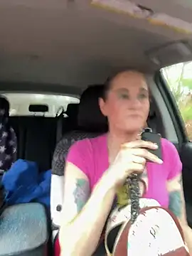 lolabunny9: διαδικτυακό σόου στην κάμερα