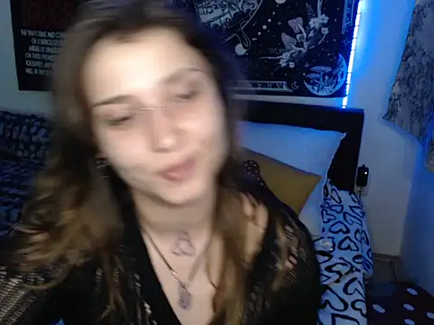 AlienforTwenty Adlı Modelin Canlı XXX Sohbeti