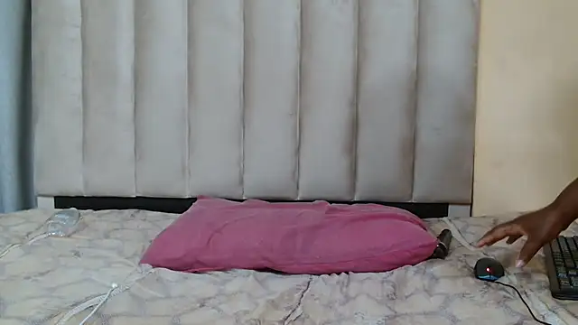 SexyAssQueenX Adlı Modelin Canlı XXX Sohbeti