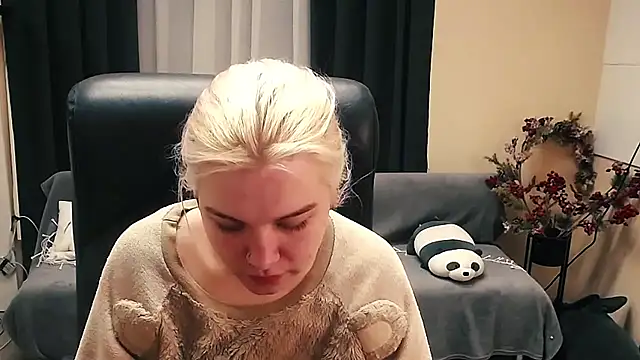 Hot_Blonda élő XXX-chatje