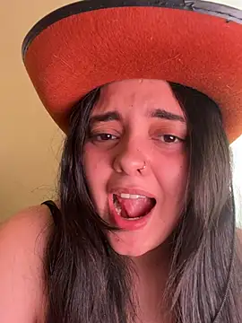 Czat XXX na żywo – candicewest_