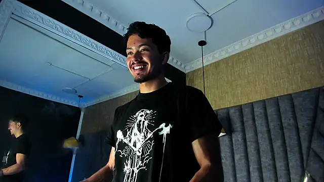 عرض كام NicolaiKarav