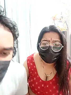 GangbangCouple 即時 XXX 聊天