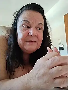 Yaya_Mineira's Live XXX Chat