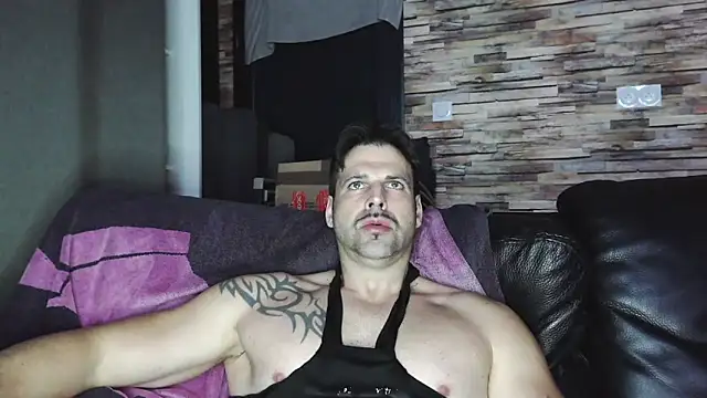 Webkamerová show XxBigboybandxX