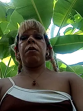 Show modela blondebitchlitle na web-kameri