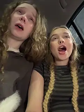 -teenytiny- Show in webcam