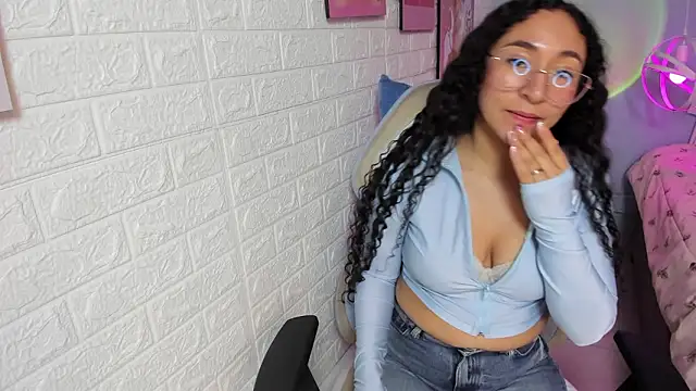 Dany_Moon_: διαδικτυακό σόου στην κάμερα