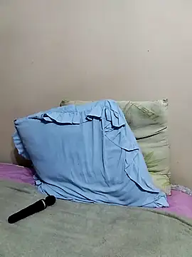 SexyLipss_ Adlı Modelin Canlı XXX Sohbeti