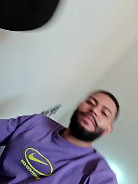 KLEYTON33 লাইভ XXX চ্যাট