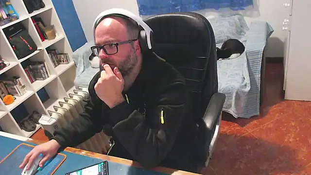 Show de ravingr4d4 na webcam