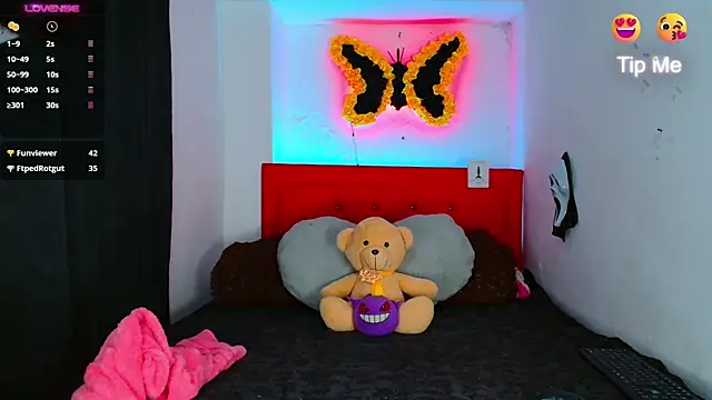 Aroonsexyboyn Live XXX chat