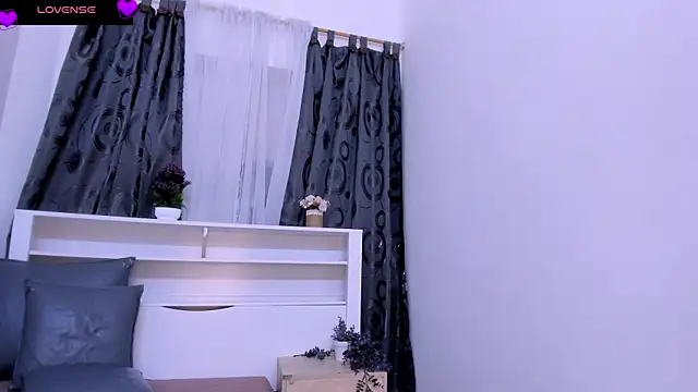 Mistt_Mia Adlı Modelin Canlı XXX Sohbeti