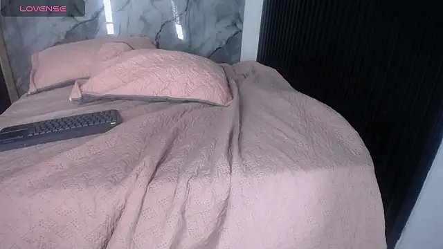 Charlotte_Flanders Pertunjukan Webcam