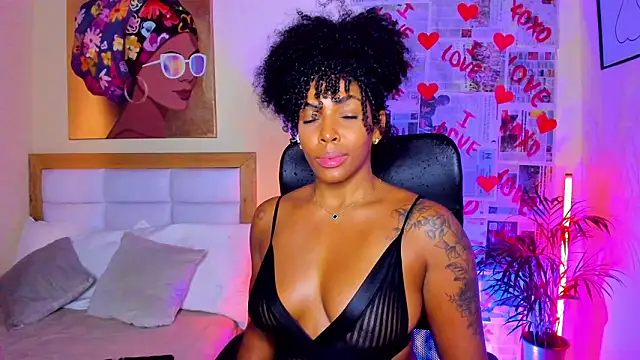 AitanaBrown_ Adlı Modelin Canlı XXX Sohbeti