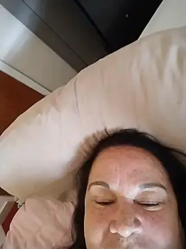 Yaya_Mineira 即時 XXX 聊天