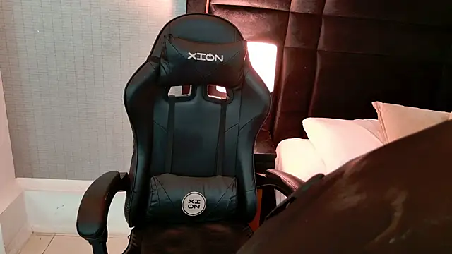 EllaEvanz: онлайн-секс-чат