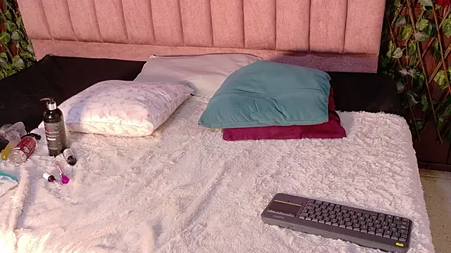 Chat +18 de MiaJanss ao vivo