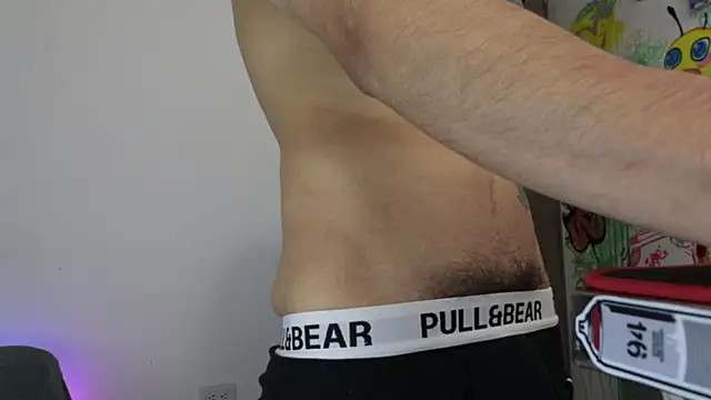 trieoneのライブXXXチャット