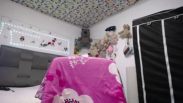 Chat XXX en directo de Sharloth_milf