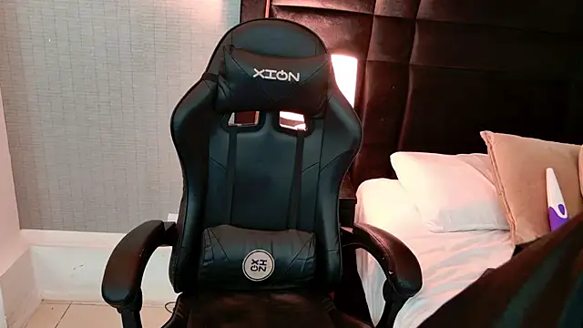 Chat XXX en directo de EllaEvanz