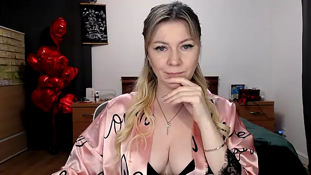 ParadiseAlinaのライブXXXチャット