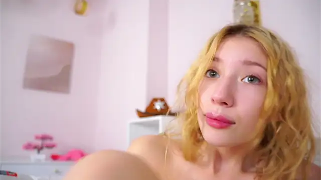 SunnivaCovil Show in webcam