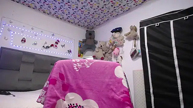 XXX chat uživo modela Sharloth_milf