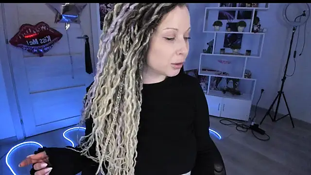 XXX chat uživo modela HoneySallyMoore