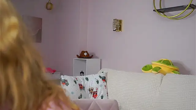 SunnivaCovilのウェブカメラショー