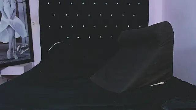 Chat +18 de kittybonxx ao vivo