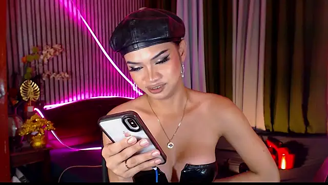 Unforgettablejulia – Kamerová šou