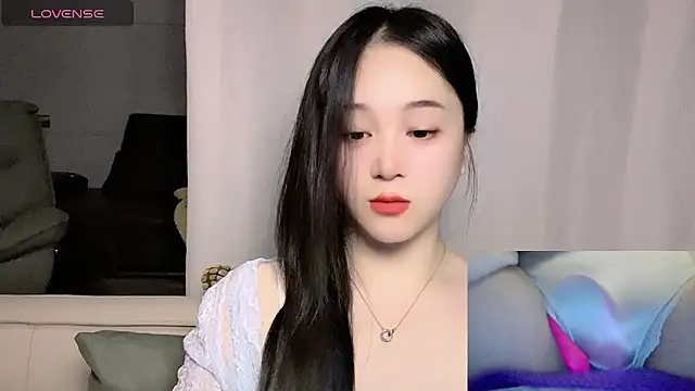 woaiqinqin Chat XXX in diretta