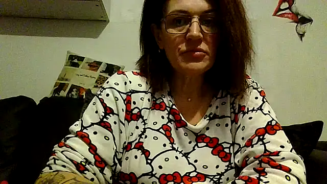 RubyyRosee élő XXX-chatje