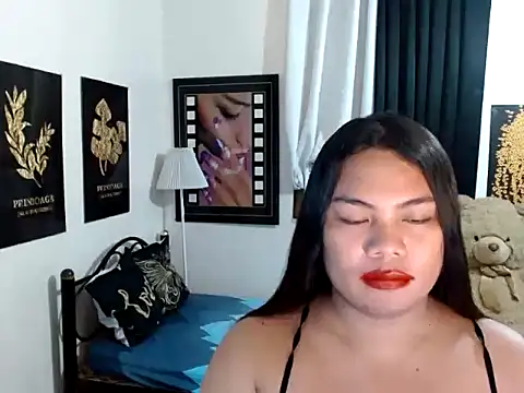 TSbrianaHugeCock 网络视讯表演