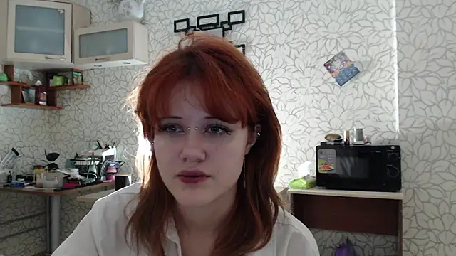 Show modela SolarAdrienne na web-kameri