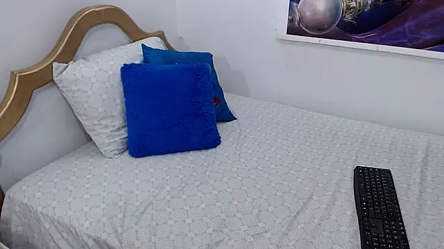 emiliaa_hot – Live XXX-chat